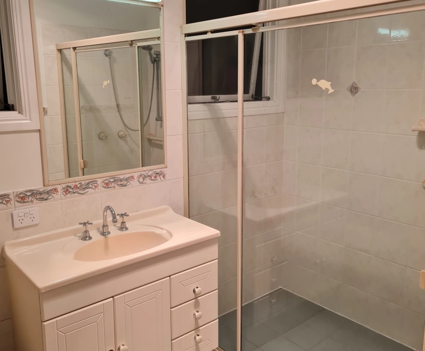 $300, Share-house, 4 bathrooms, Taringa QLD 4068