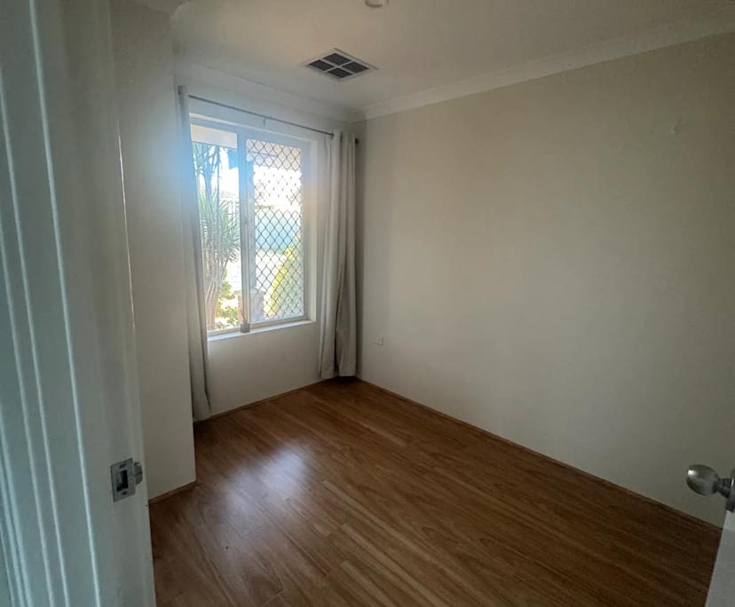 Unfurnished room in a share house