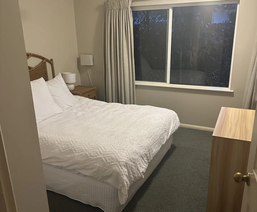 Room for Rent in Manoora, Cairns 280, Furnished,