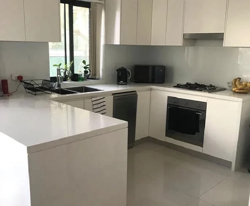 Furnished room with ensuite in a flatshare