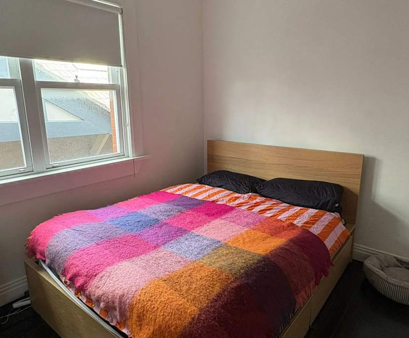 Furnished room in a flatshare