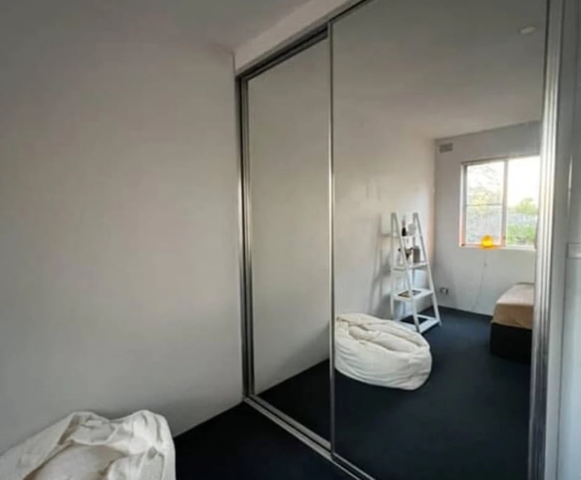 Furnished room in a flatshare