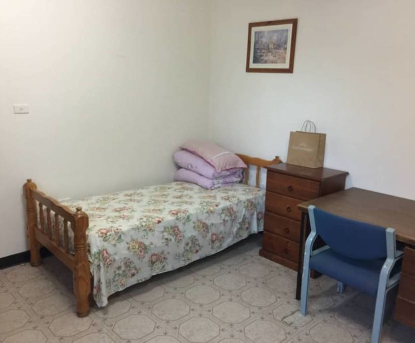 Room in a share house
