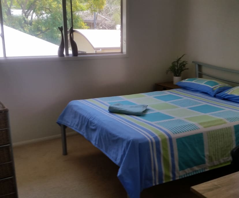 $270, Homestay, 4 bathrooms, Taringa QLD 4068
