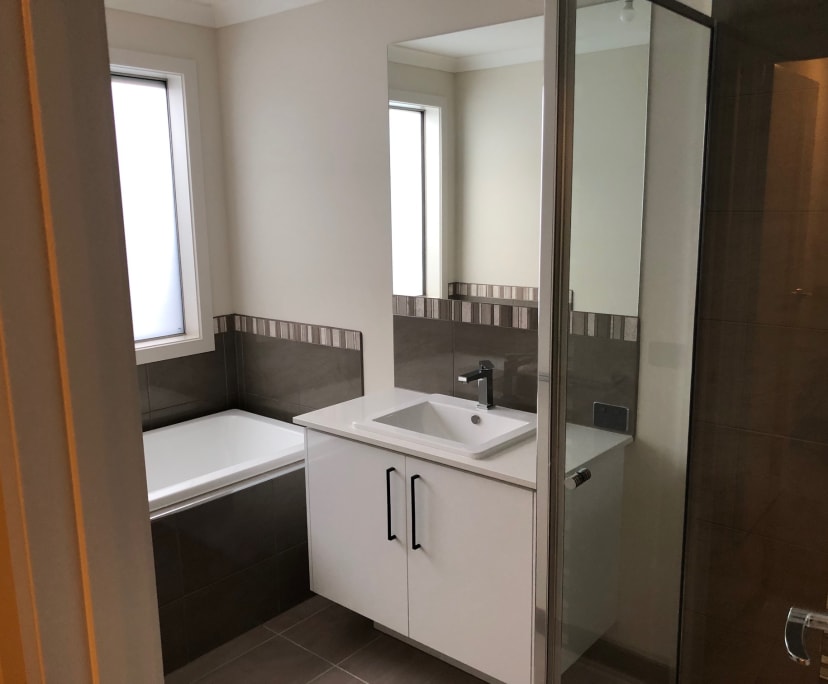 $195, Share-house, 4 bathrooms, Officer VIC 3809