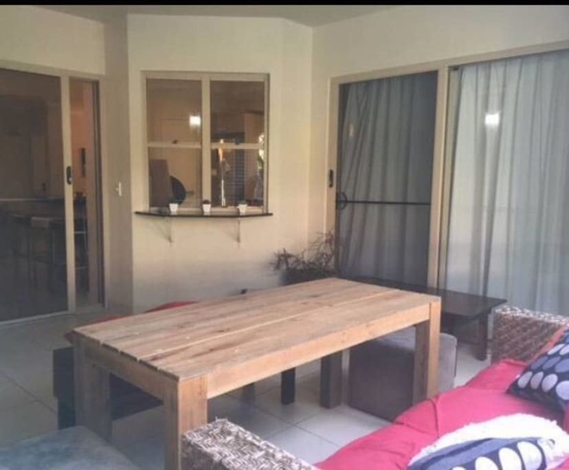 $330, Flatshare, 3 bathrooms, Westcourt QLD 4870