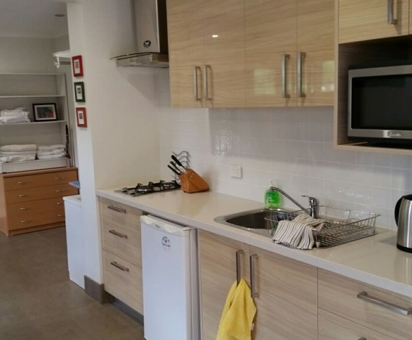 Granny Flat for Rent in Leanyer, Darwin 275, Furn...