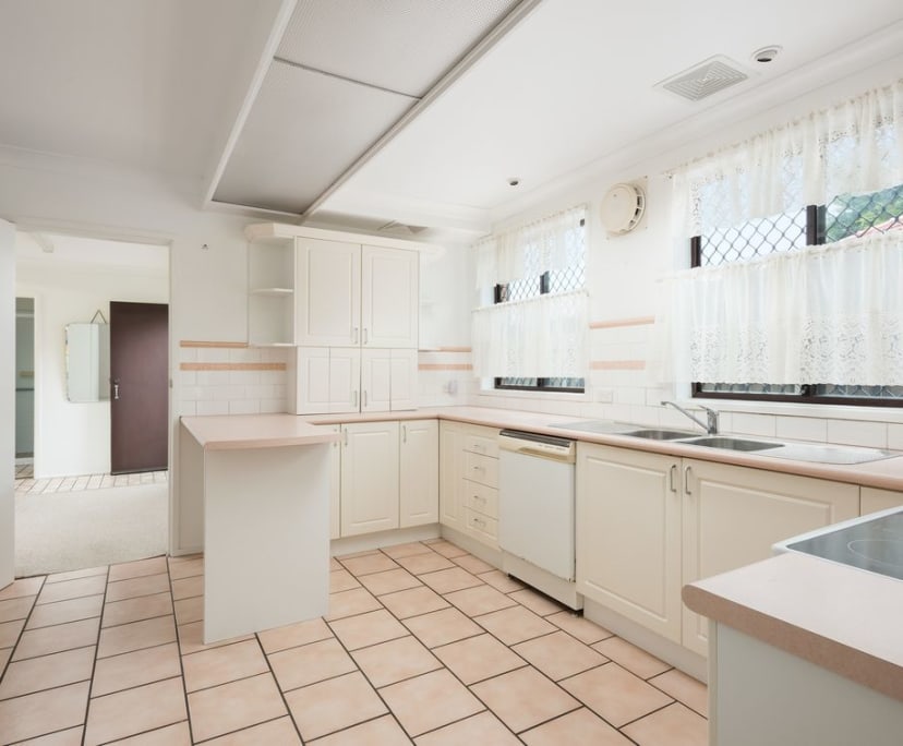 Room in a share house