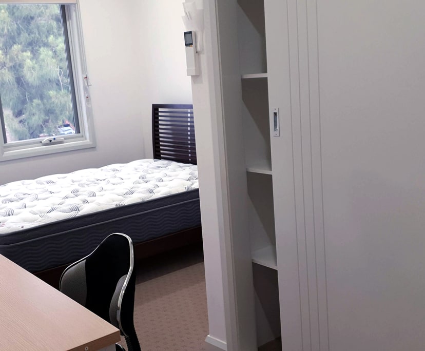 Furnished room in a share house