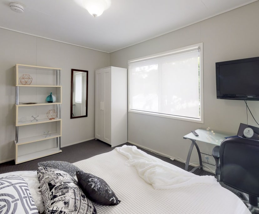 $399, Share-house, 3 bathrooms, Saint Lucia QLD 4067