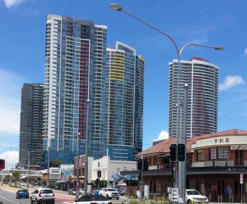 2 Rooms for Rent in Southport, Gold Coast 230260...