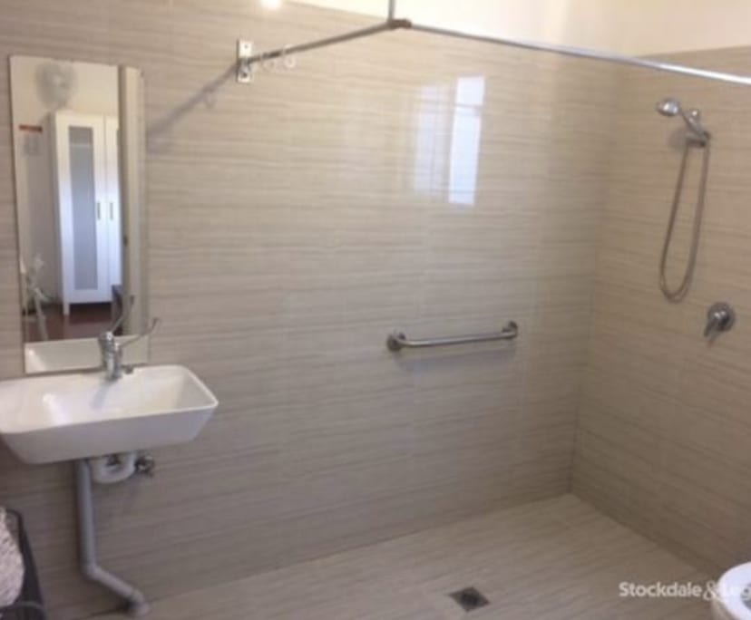 $225, Share-house, 6 bathrooms, Kingsbury VIC 3083