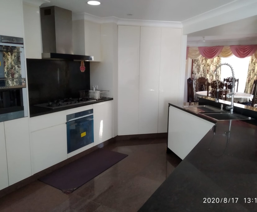 Room in a share house