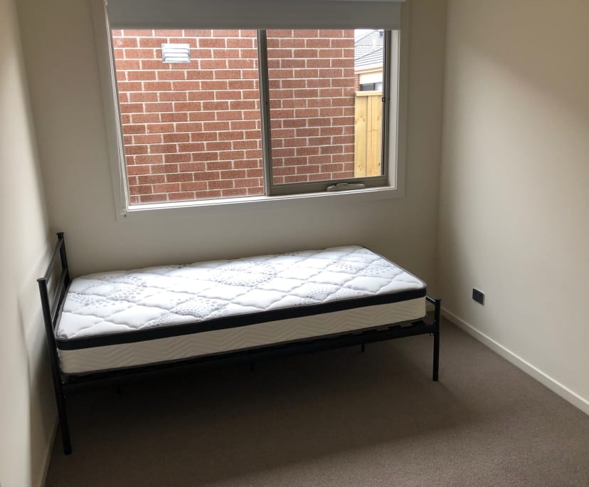 $195, Share-house, 4 bathrooms, Officer VIC 3809