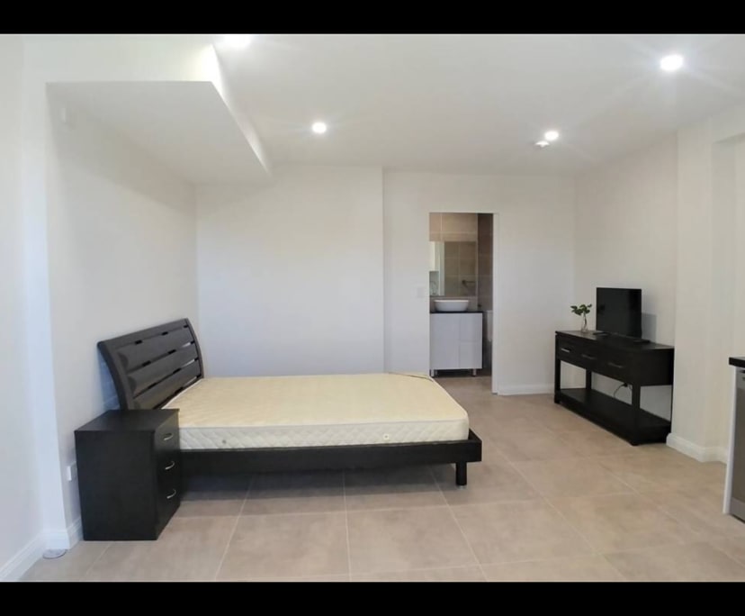 $450, Studio, 1 bathroom, Blakehurst NSW 2221