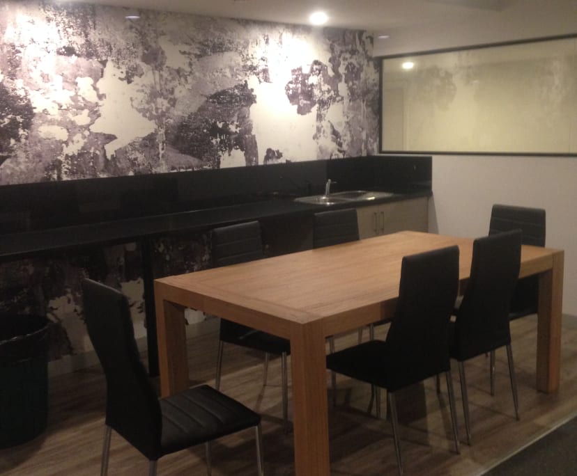 $595, 1-bed, 1 bathroom, Melbourne VIC 3000