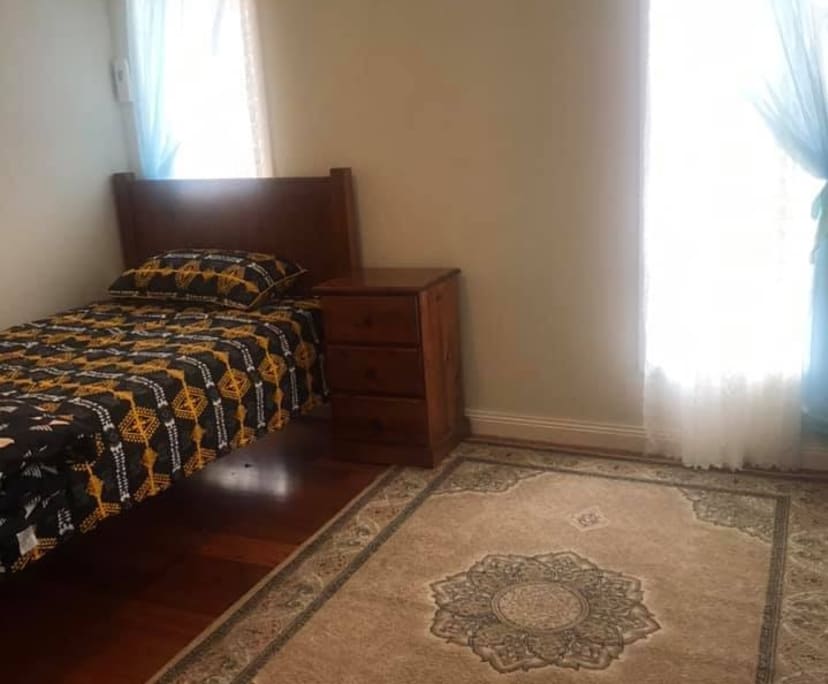 Room for Rent in Roxburgh Park, Melbourne 130, Fu...