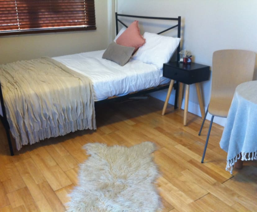 Furnished room studio flat for rent
