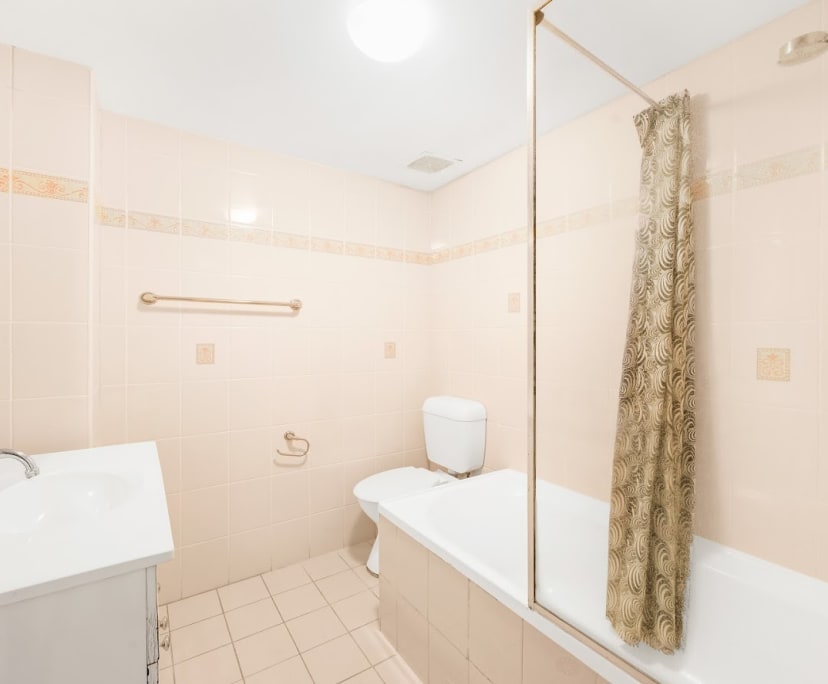 $250, Flatshare, 3 bathrooms, Bankstown NSW 2200