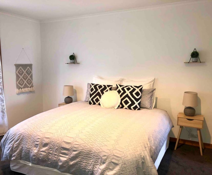 2 Rooms for Rent in Bulla, Melbourne 220250, Fur...