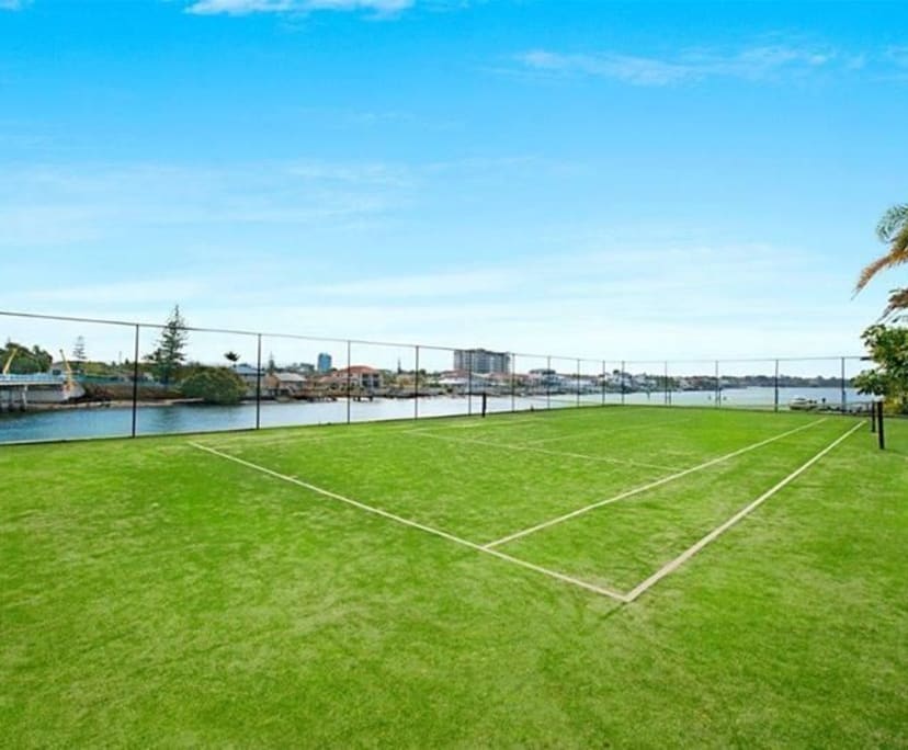 $250, Flatshare, 3 bathrooms, Surfers Paradise QLD 4217