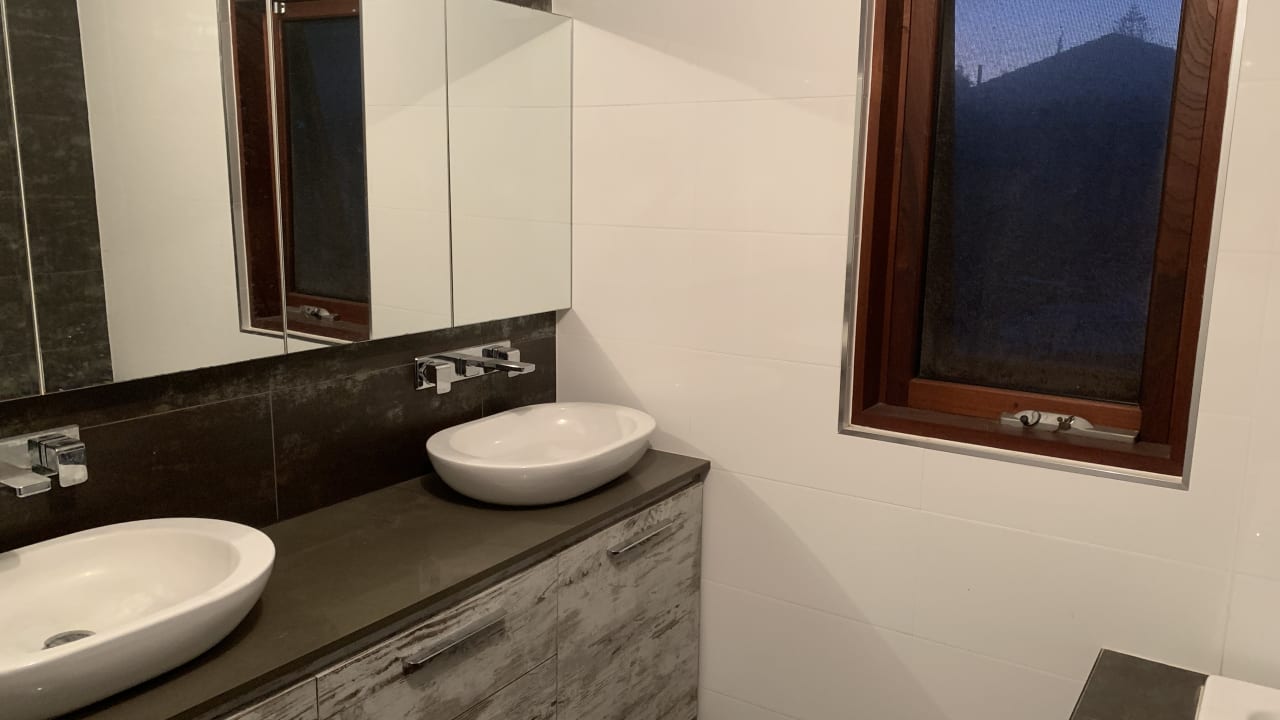 Room in a share house