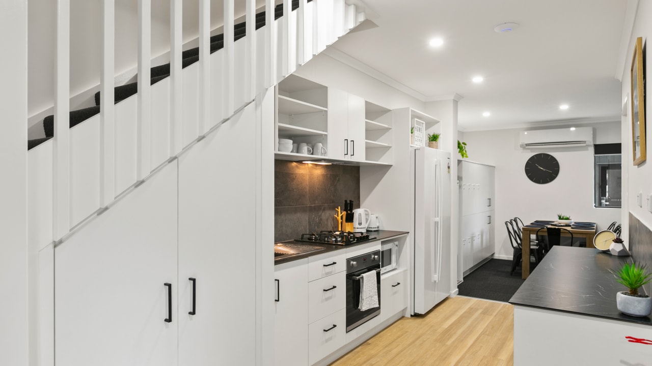 Furnished room with ensuite in a flatshare
