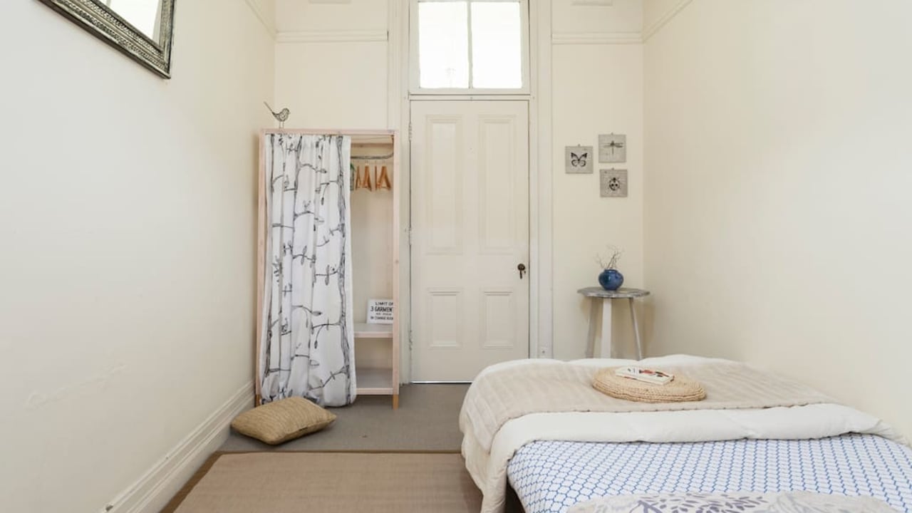 Furnished room in a flatshare