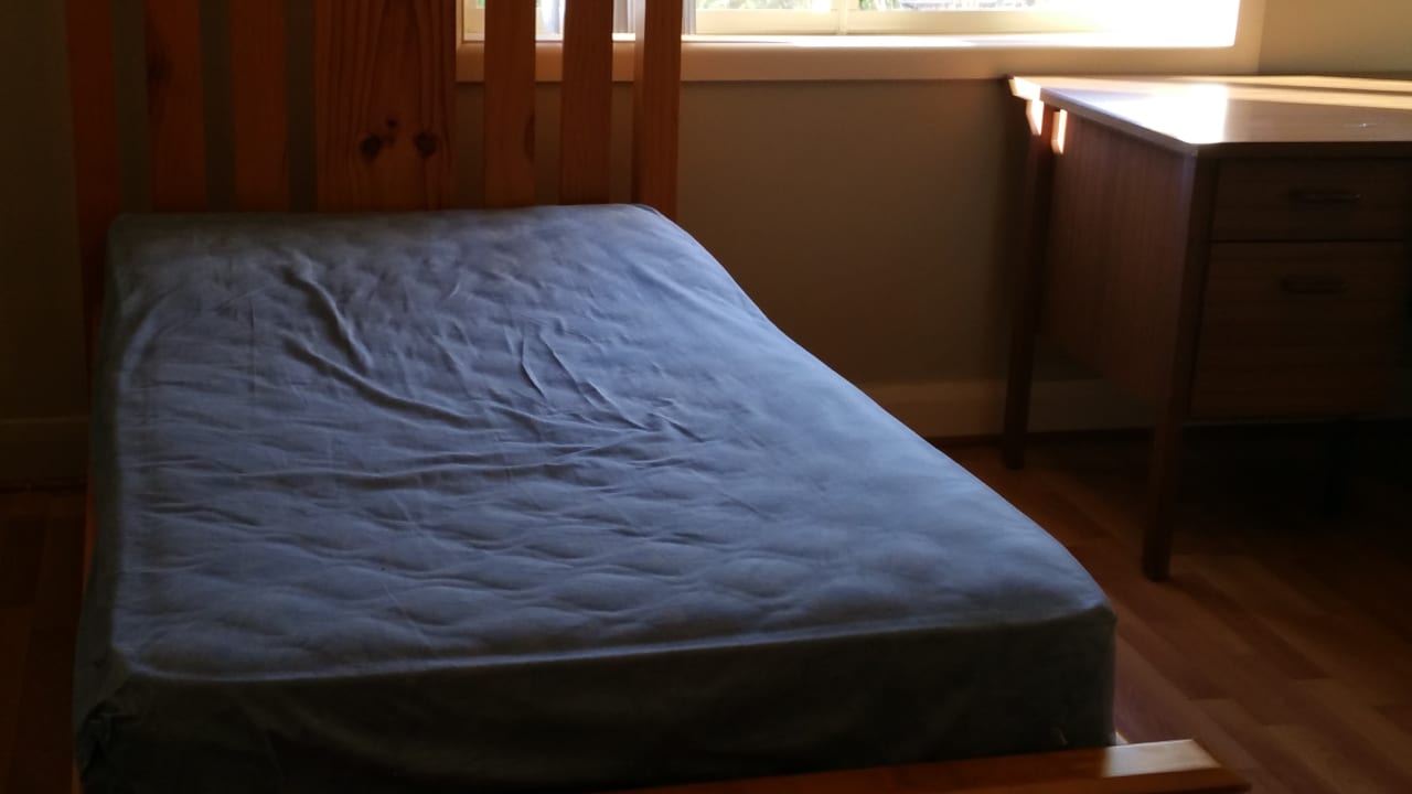 Room in a share house