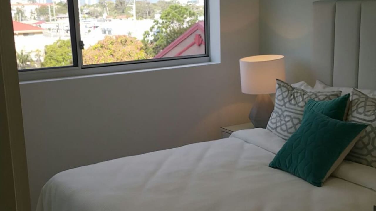 Furnished room with ensuite in a flatshare