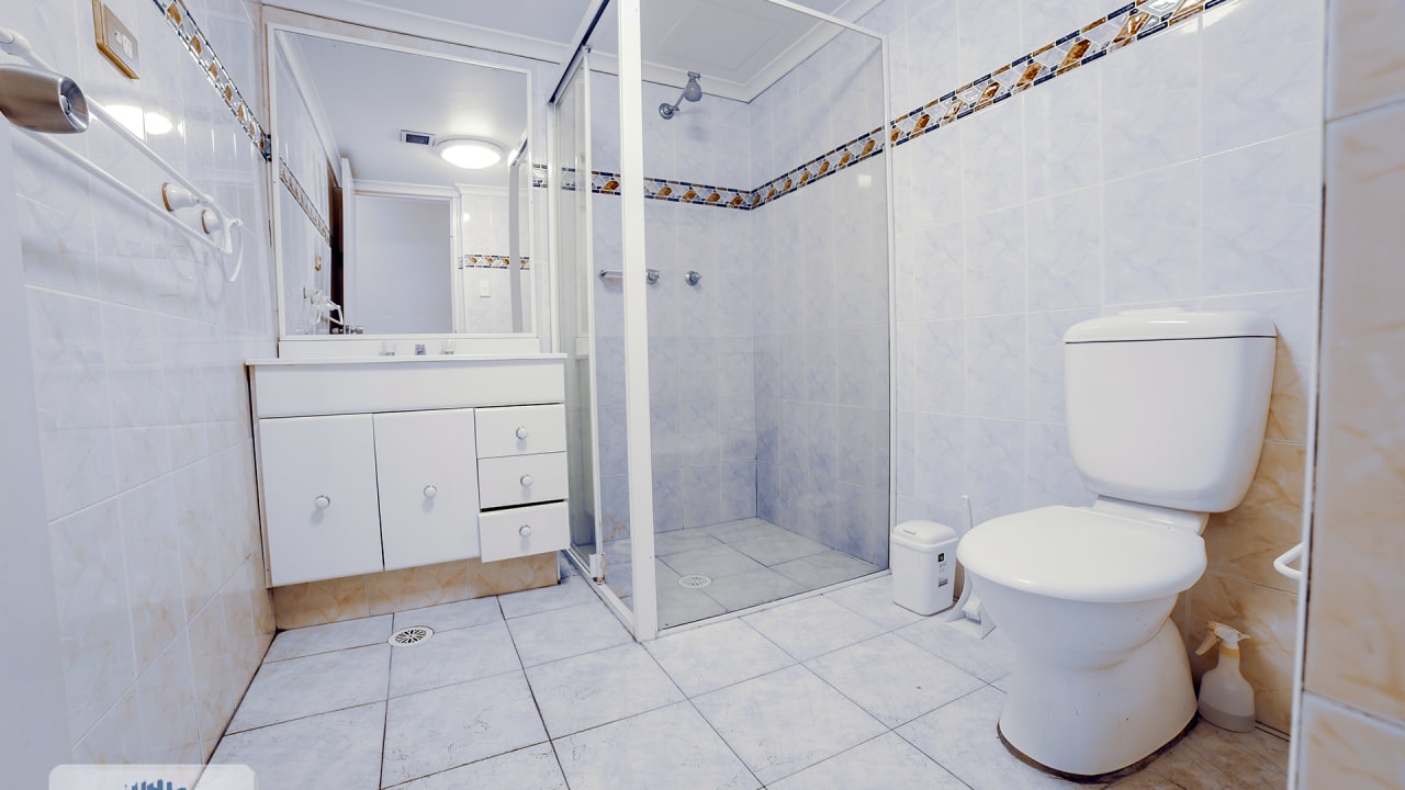Furnished room in a flatshare