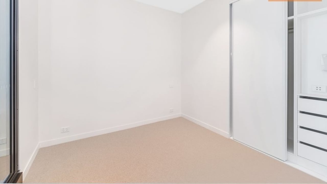 Whole property with 1 room for rent