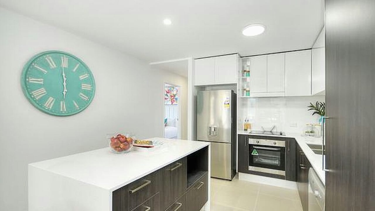Furnished room with ensuite in a flatshare