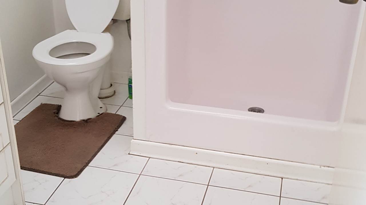 Room in a share house