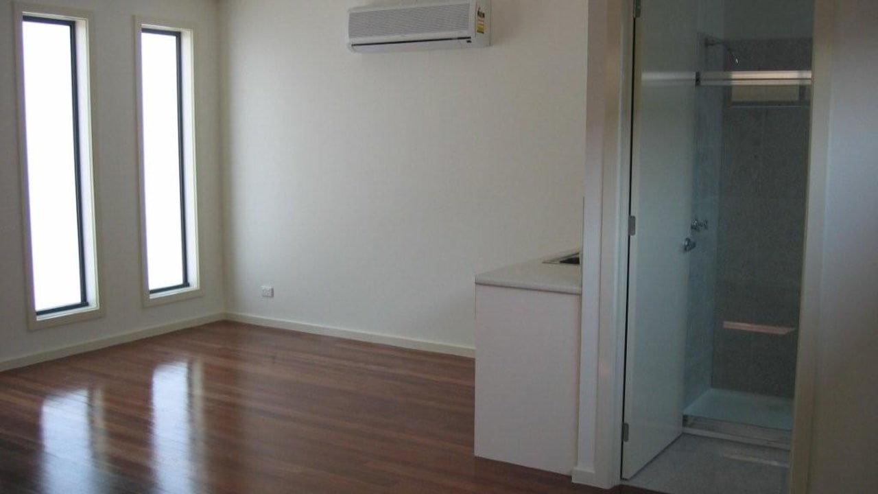 Room studio flat for rent