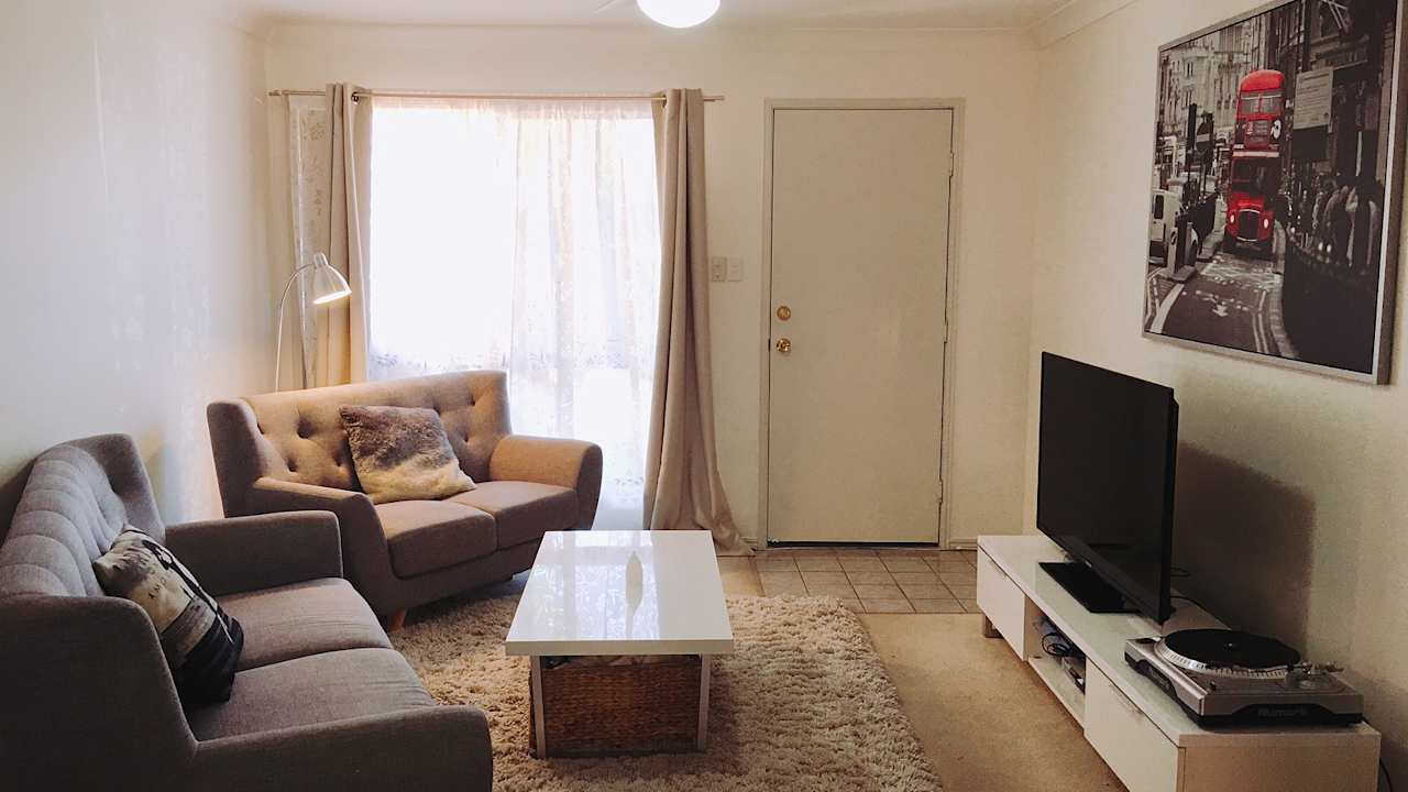 Furnished room in a flatshare