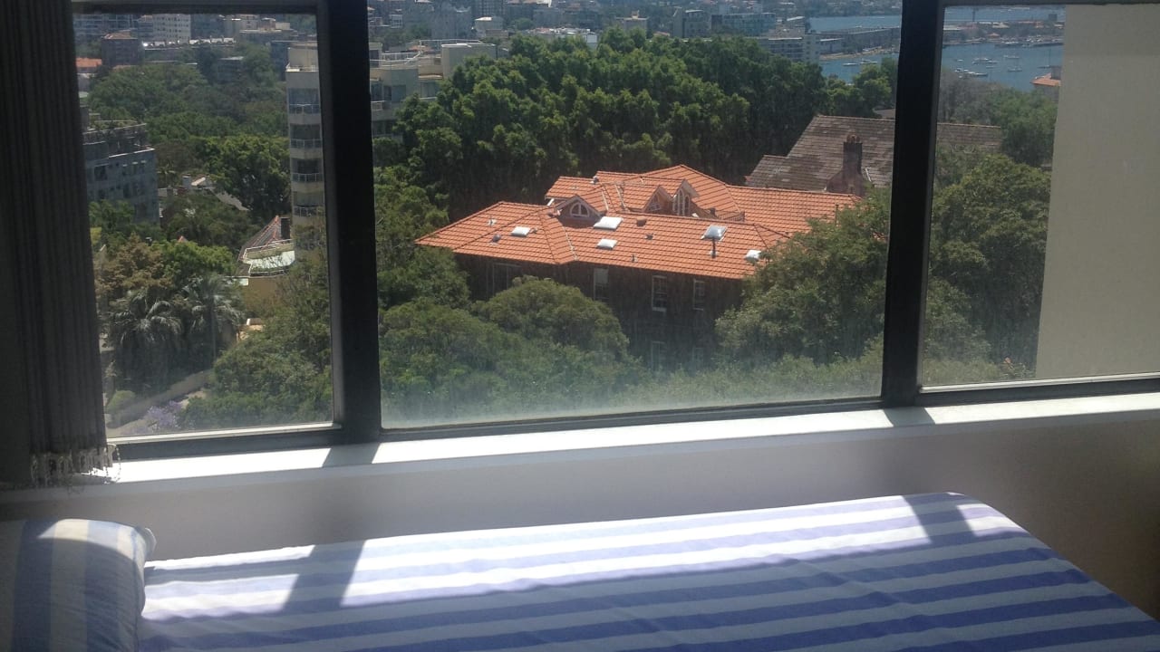 Furnished room in a flatshare
