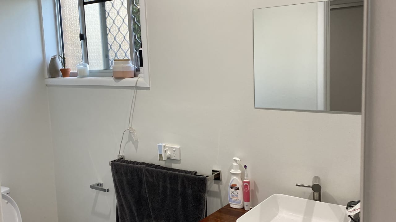 Unfurnished room granny flat for rent