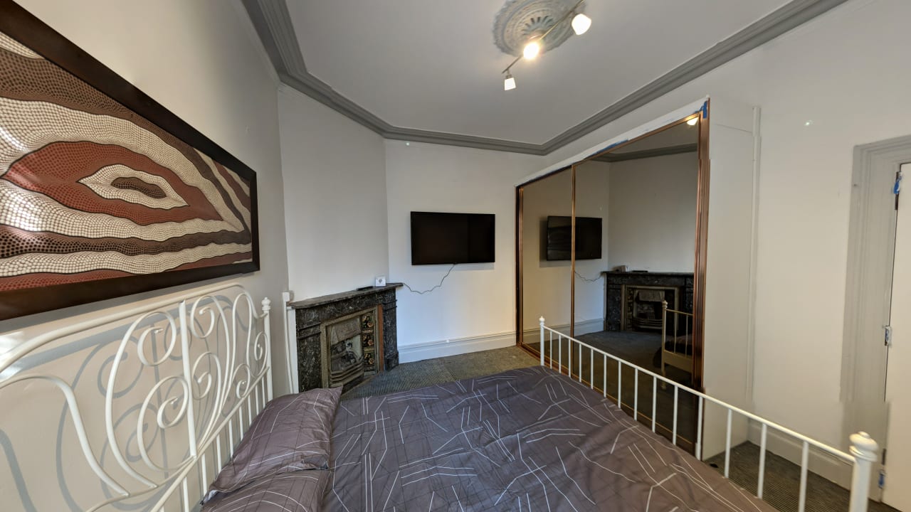 Furnished room in a share house