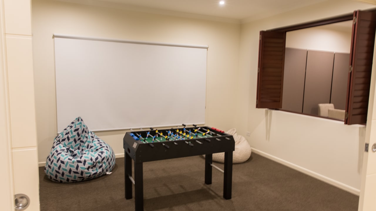 Room in a share house