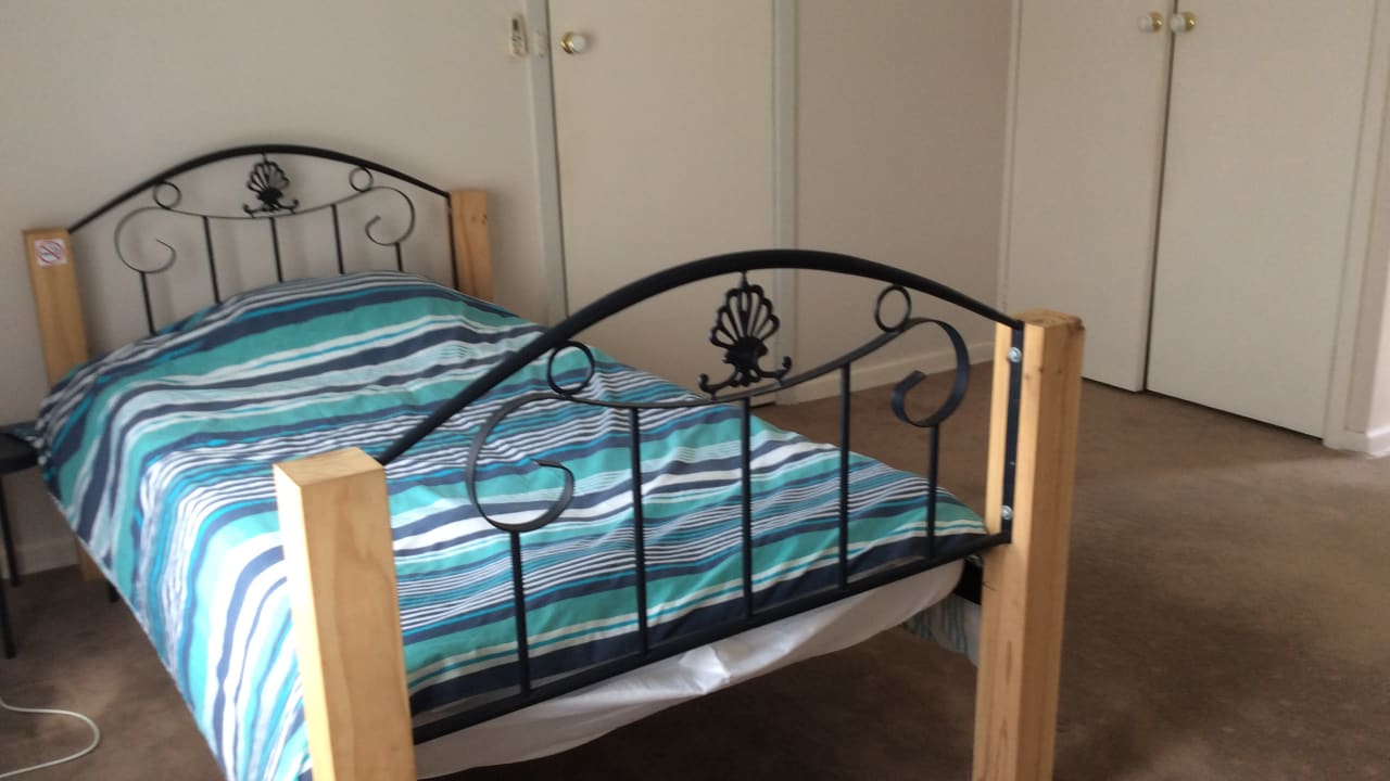 Room in a share house