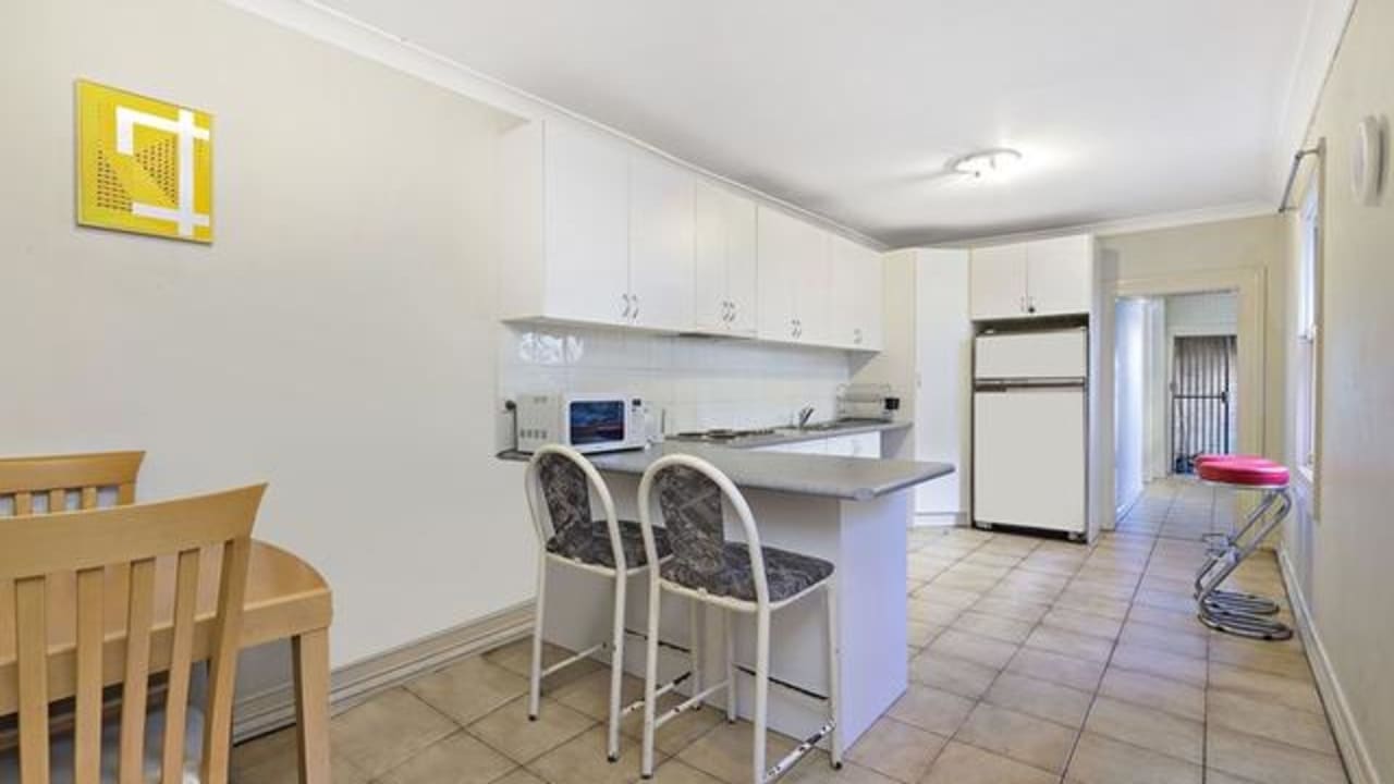 Room in a share house