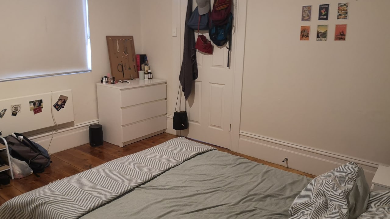 Room in a share house