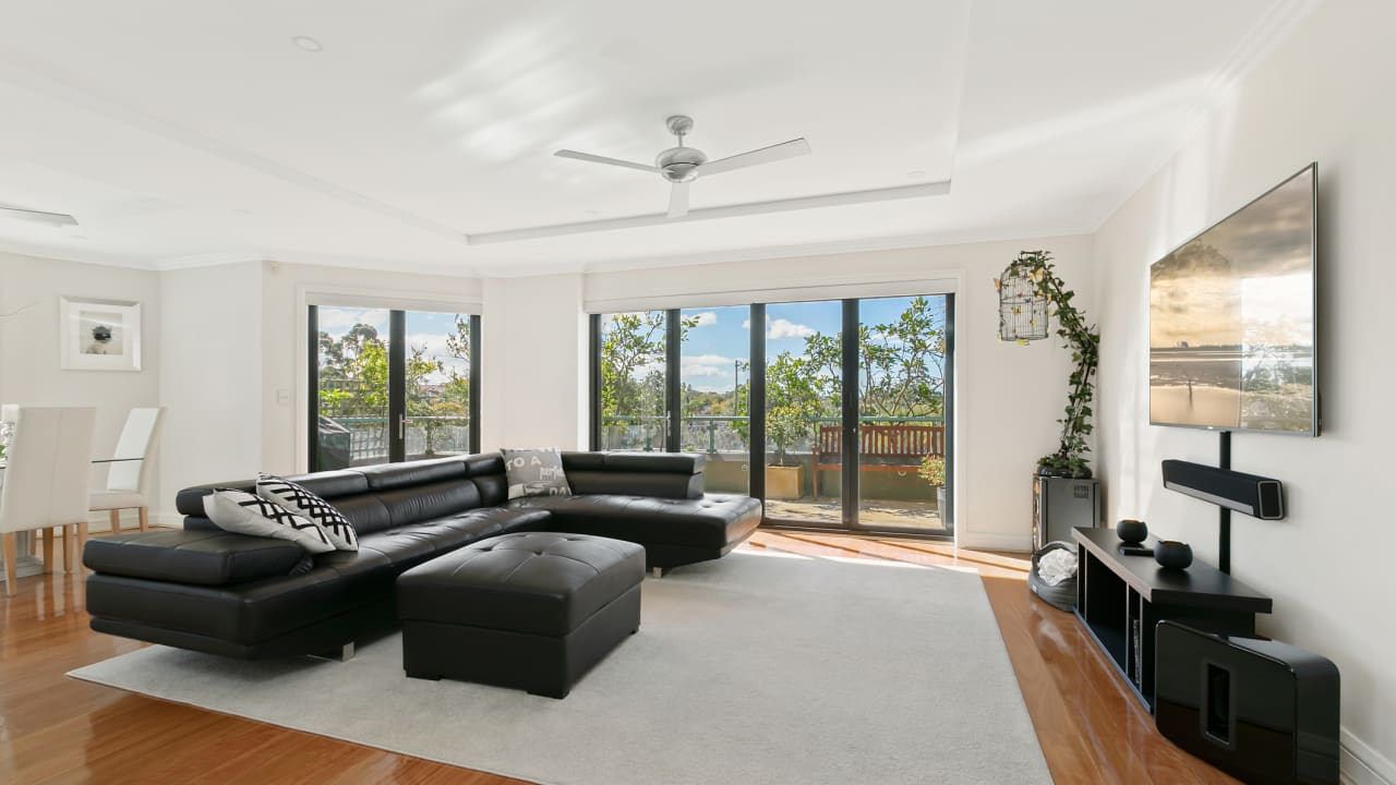 Unfurnished room with own bathroom