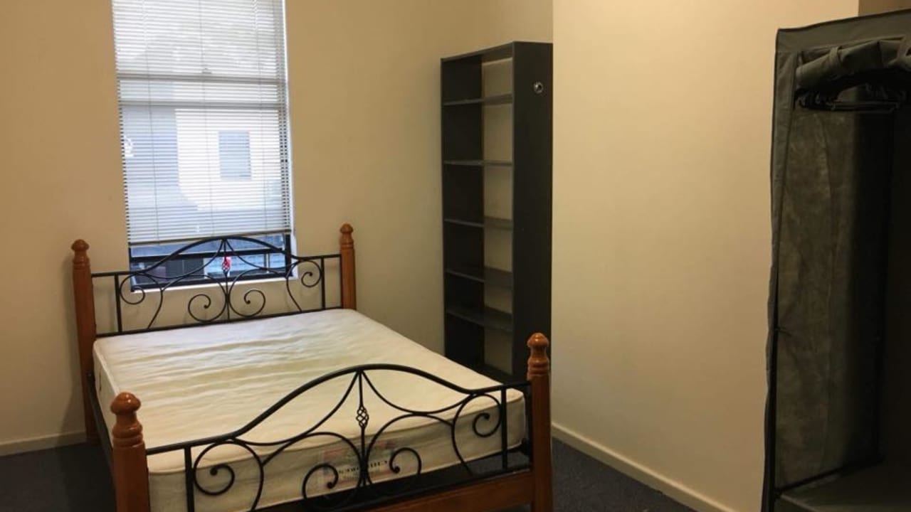 Room in a share house