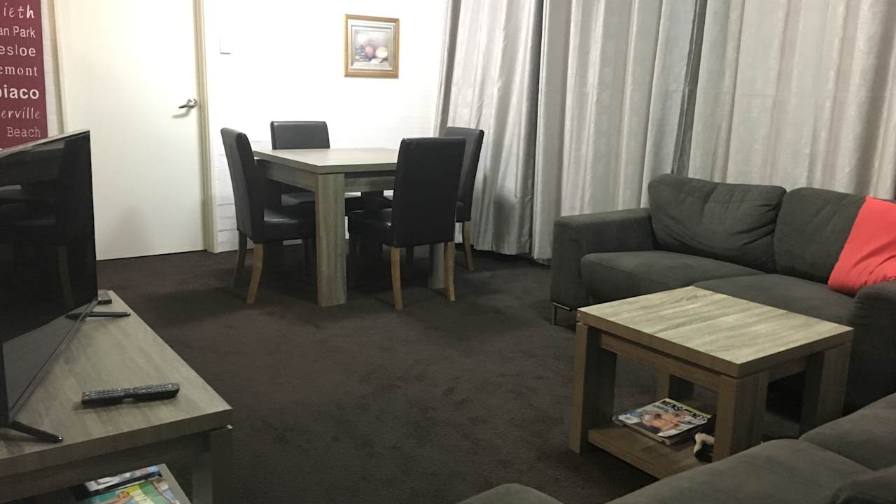 Furnished room in a flatshare
