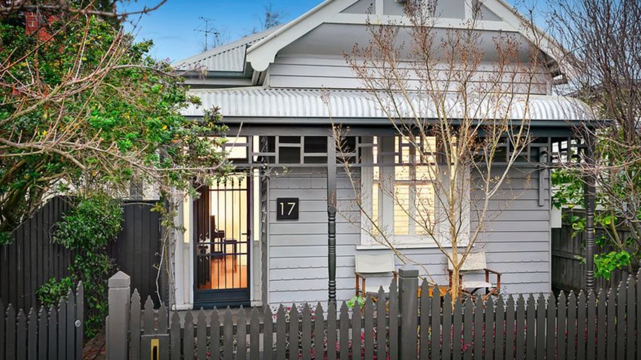 Room in a share house