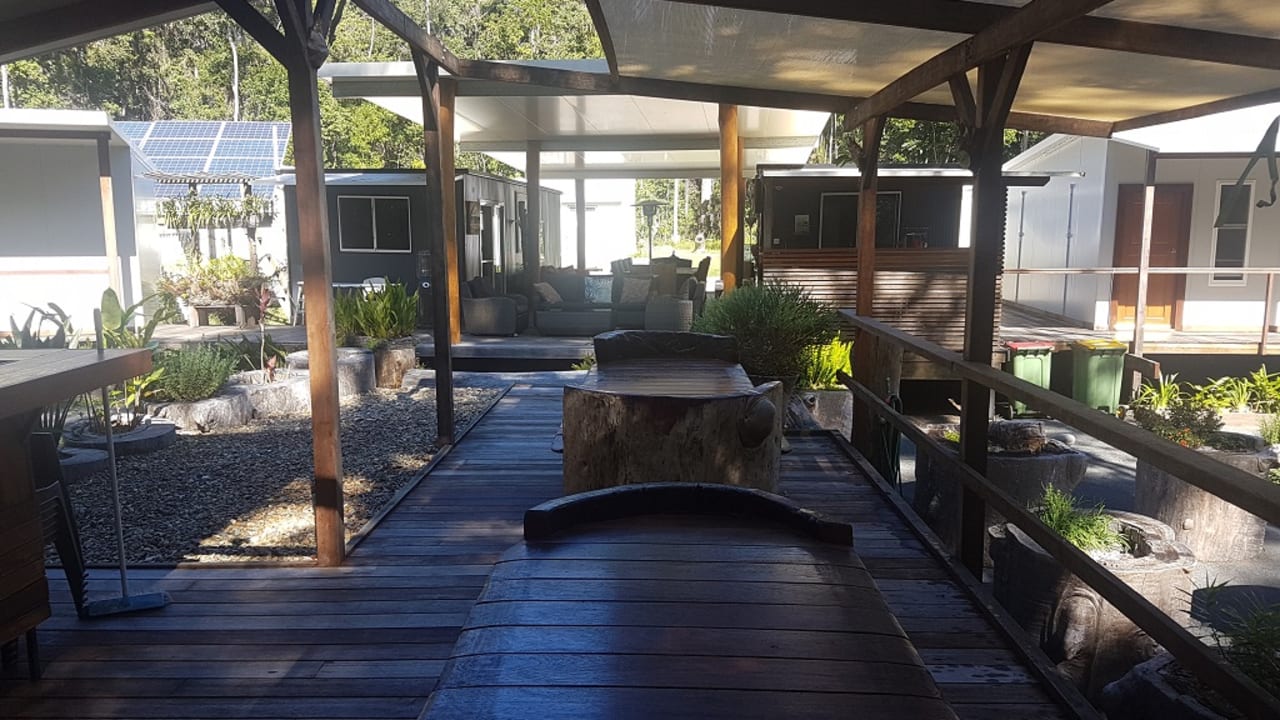 Unfurnished room studio flat for rent