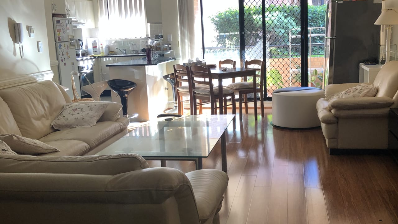 Furnished room with ensuite in a flatshare