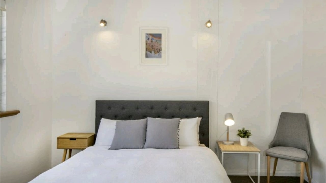 Whole property with 2 rooms for rent
